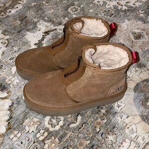 Ugg Neumel Zip Booties